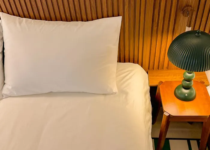 Hongdae,6 People, Hapjeong, 2-minute Walk From Mangwon Market, Yeonnam Cafe Street Seoel
