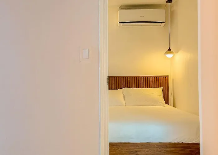 Hongdae,6 People, Hapjeong, 2-minute Walk From Mangwon Market, Yeonnam Cafe Street Seoel